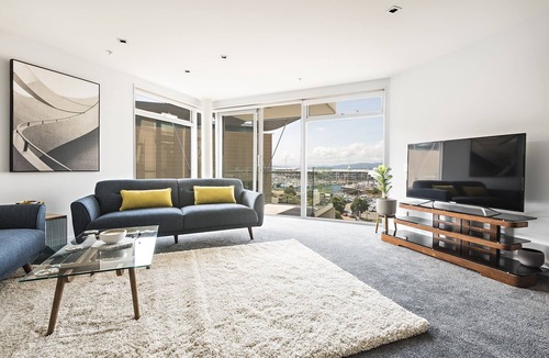 Te Aro Apartment | Stay in the City - Wellington Marina View