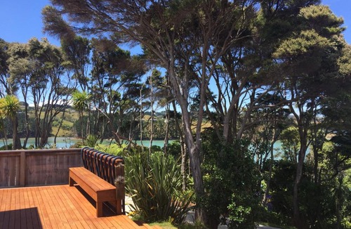Raglan House | STAY WITH US RAGLAN - Studio
