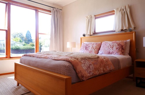 Solway House | Staycation Home in Central Masterton!
