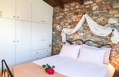 Kavala House | Stone and Wood house