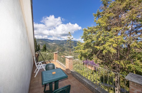 Patti Apartment | 'Stromboli' Room with Shared Terrace, Communal Garden and Air Conditioning