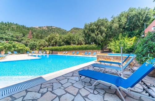 Lakones Apartment | Studio apartment "Arianna Studio 9" with sea view, communal pool & WLAN