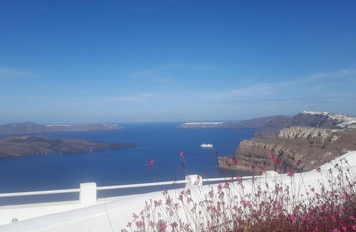 Perissa Apartment | Studio Apartment 'Pleasure View 3' with Mountain View, Wi-Fi, and Air Conditioning
