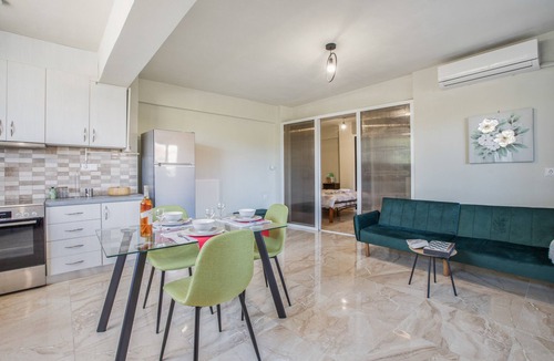 Perivolia Apartment | Studio Apartment with Mountain View, Wi-Fi, and Air Conditioning