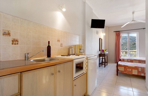 Limni Keri Apartment | Studio "Dolphin Studio 2" with Private Balcony, Shared Garden & Wi-Fi