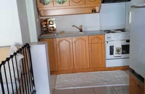 Lukove Apartment | Studio Flat - Sleeps 4 & Private Garden