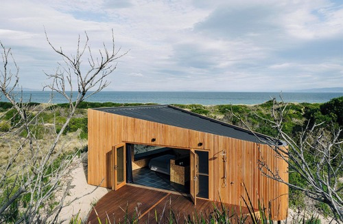 Dolphin Sands Apartment | Studio Tasmania - Secluded Luxury Sanctuary