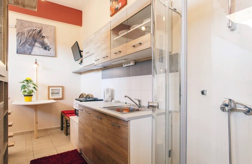Malevizi Apartment | STUDIO WITH MOUNTAIN VIEW/ESTATE KARES