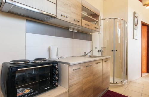 Malevizi Apartment | STUDIO WITH MOUNTAIN VIEW/ESTATE KARES