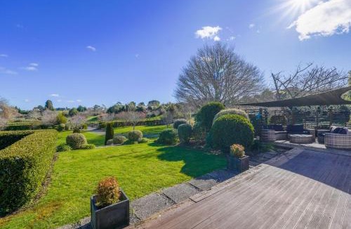 Tikitere House | Stunning and Spacious 5-Bedroom Home in Rotorua