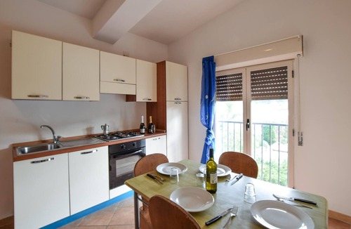 Palmi Apartment | Stunning apartment in Palmi with house sea view