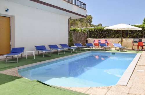 Palmi Apartment | Stunning apartment in Palmi with house sea view