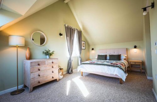 Drumchork House | Stunning loch view home sleeping 8