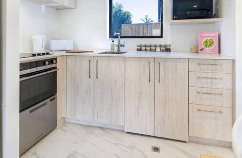 Mount Albert House | Stunning Mount Albert 2 Bed