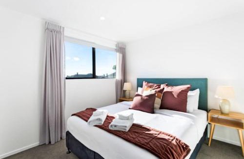 Pukekohe House | Stunning New 2BR Luxury in Pukekohe - WiFi Netflix