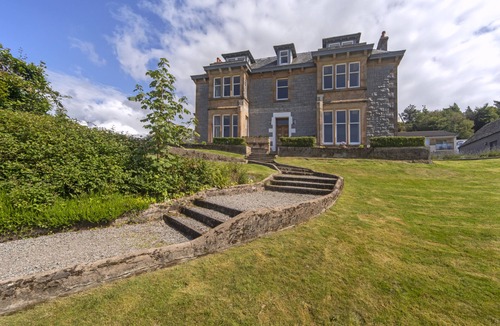 Oban House | Stunning seaviews from this 11 bedroom mansion in Oban - stay from 2-28 nights.
