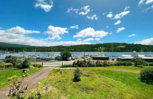 Kettering House | Stunning Water front view House at Kettering