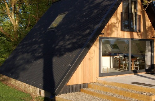 Port of Menteith Ski Chalet | Stunning Waterfront Lodge