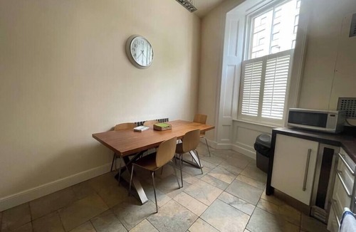 Glasgow Westend Apartment | Stunning West End Flat!