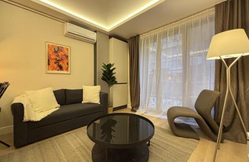 Osmanbey Apartment | Stylish 2-BR Residence in Nişantaşı