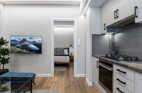 Athens City Centre Apartment | Stylish Abode Under Acropolis W/Sunny Courtyard!