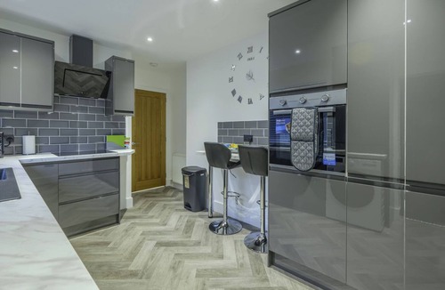Aberdeen House | Stylish and luxurious 3 bedroom house.