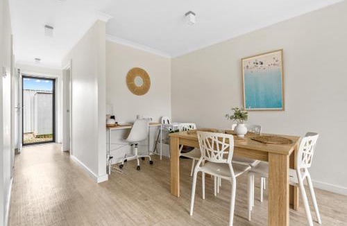 Ravenswood Apartment | Stylish and Spacious Launceston Villa + Free Wifi