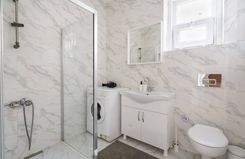 Fenerbahce Apartment | Stylish Flat 2 min to Bagdat Street in Kadikoy