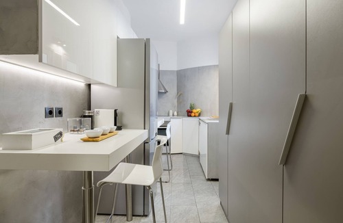 Mets Apartment | Stylish flat overlooking the temple of Zeus