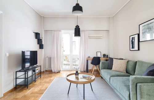 Athens City Centre Apartment | Stylish Modern 2BD Apartment in Plaka