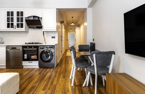 Osmanbey Apartment | Stylish Modern Flat in Nisantasi's Heart