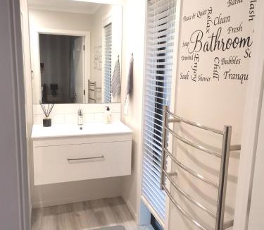 Rolleston House | Stylish Private Guest House Ensuite Only