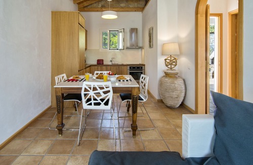Katsimatika Villa | Stylish Seaside Villa for two