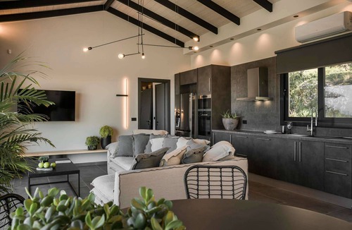 Sarlata Villa | Stylish Single Storey 2-Bed Villa, A/C, Private Pool & Sea Views close to Amenities and Beaches!