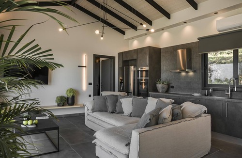 Sarlata Villa | Stylish Single Storey 2-Bed Villa, A/C, Private Pool & Sea Views close to Amenities and Beaches!