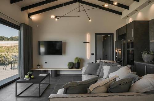 Sarlata Villa | Stylish Single Storey 2-Bed Villa, A/C, Private Pool & Sea Views close to Amenities and Beaches!