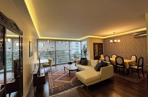 Caddebostan Mahallesi House | Stylish Spacious 2 bedroom flat in prime location