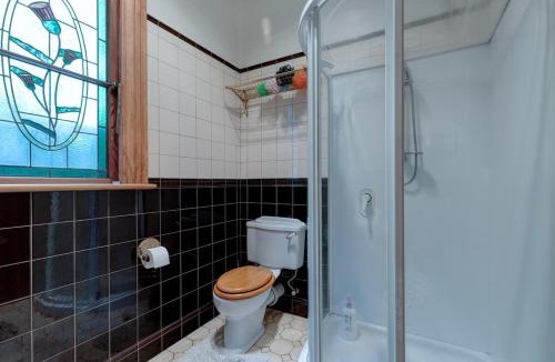 Oriental Bay Villa | Stylish Victorian Home Near Walk to Beach & Te Papa