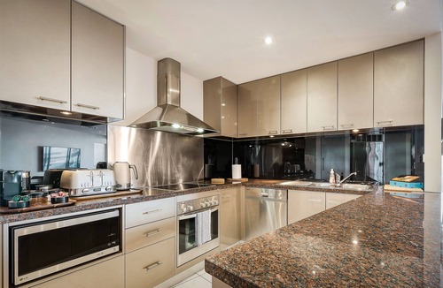 Sullivan's Cove Apartment | SUB PENTHOUSE LUXE SUITE. CBD. FREE PARKING.