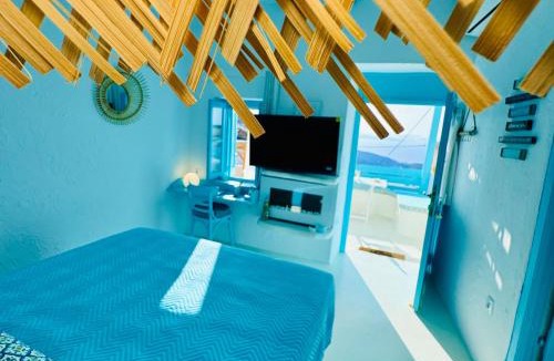 Ioulida House | Summer Breeze Suite with Sea Views in loulis Kea!