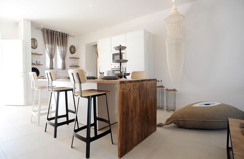 Panormos Villa | Summer villa with an artistic touch near Panormos