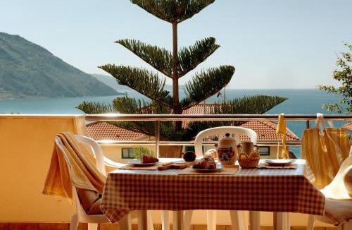 Gioiosa Marea Apartment | Sun-Filled Apartment, Breathtaking Coastal View, Gioiosa Marea, Limone by Ideal Sicily