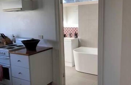 Invermay House | Sunny Character 1800's Cottage
