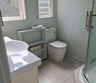 Epsom Apartment | Sunny Private Studio in Central Epsom