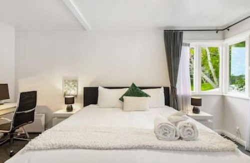 Henderson Apartment | Sunny Side Getaway with views and deck