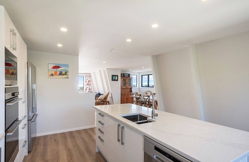 Paraparaumu Beach House | Sunset Shores - Paraparaumu Beach Retreat