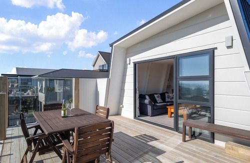 Paraparaumu Beach House | Sunset Shores - Paraparaumu Beach Retreat