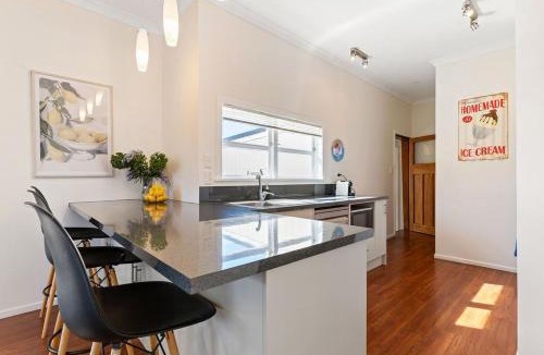 Martinborough House | Sunset Villa