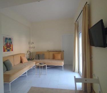 Kamena Vourla Apartment | Sunshine Apartment