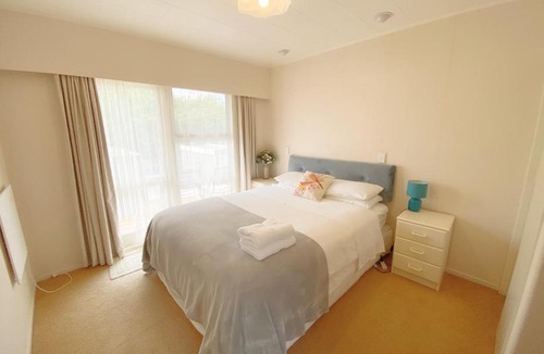 Kawaha Point Apartment | Sunshine Holiday House